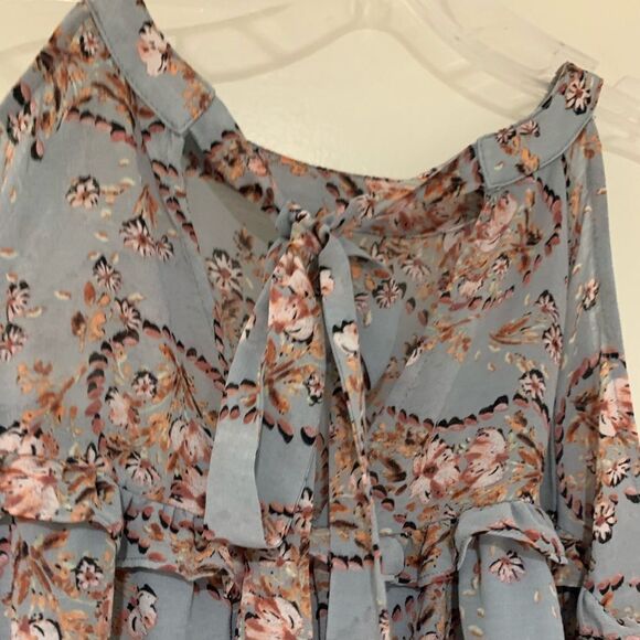 Miss Me Floral Blue Blouse long Sleeves new no tag - Picture 10 of 11